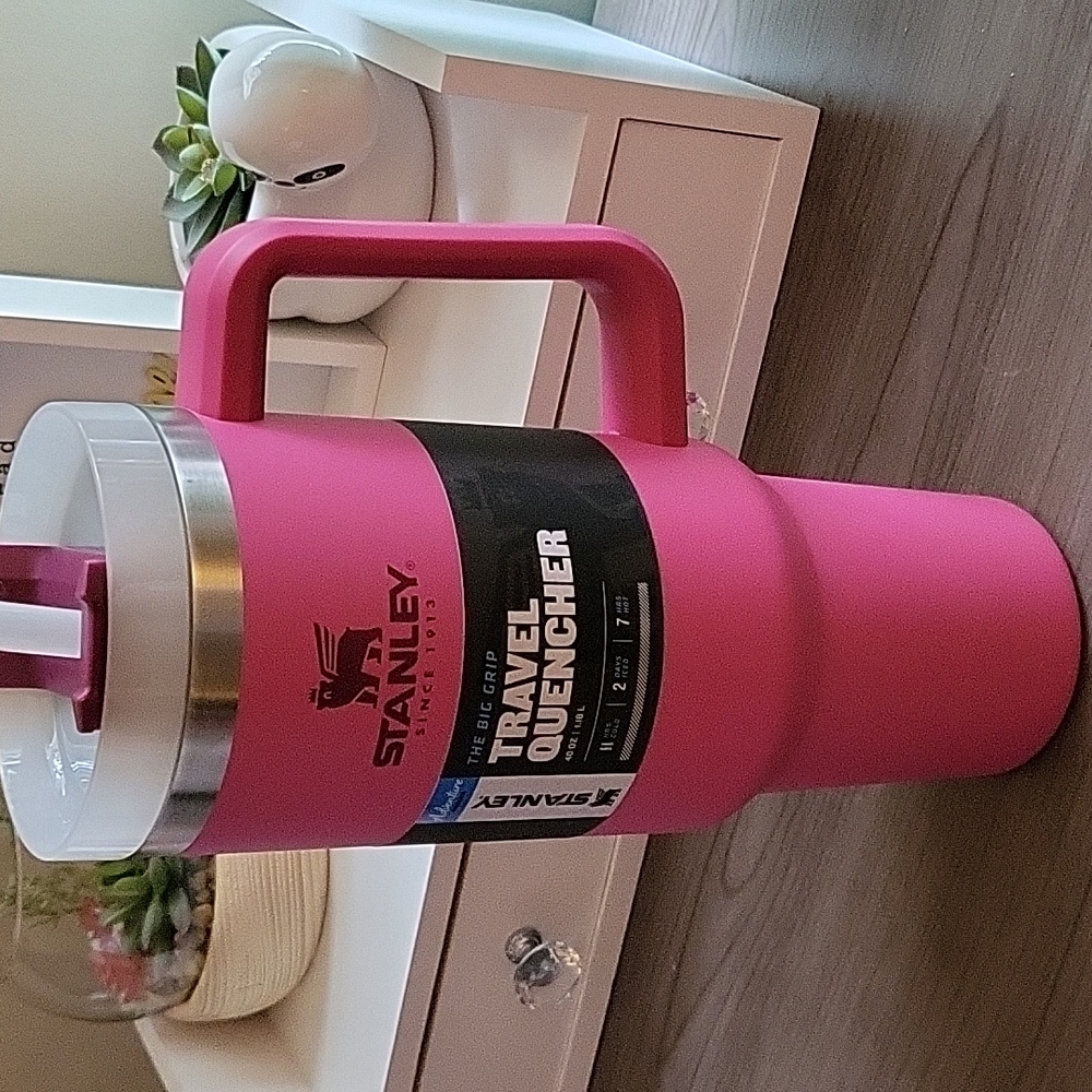 🔴 SOLD - Stanley Adventure Quencher 40 oz Tumbler Azalea Limited Hot Pink